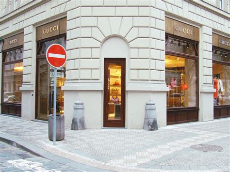 gucci praha.